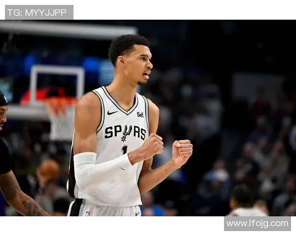 文班亚马在赛场上展现盖帽天赋引发热议篮球界的新星崛起