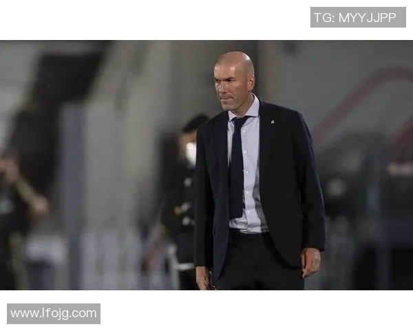 皇马官方宣布齐达内继续执教,新赛季将重振王朝 皇马官方宣布齐达内继续执教,新赛季将重振王朝